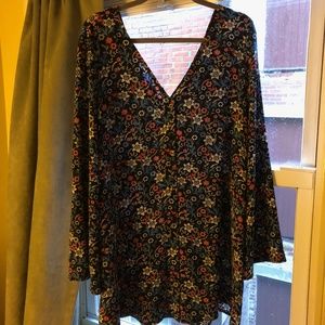 Super cute flowy floral dress!